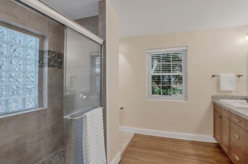 2115 Frst Cir, Orlando FL 32803-6247 exterior