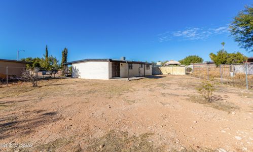 1210 Garden Loop, Tucson AZ  85706-1464 exterior