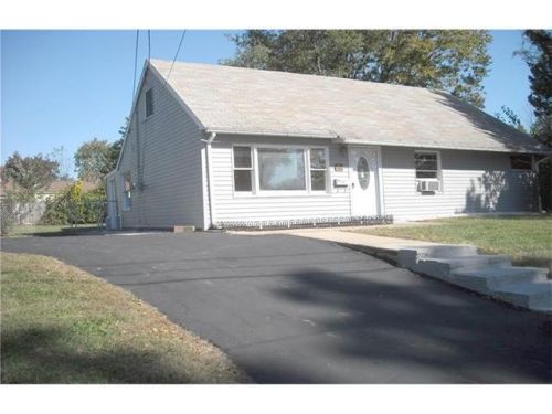 31 Markham Rd, Edison, NJ 08817-4156