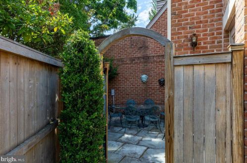 4 Firestone Ct, Princeton NJ exterior