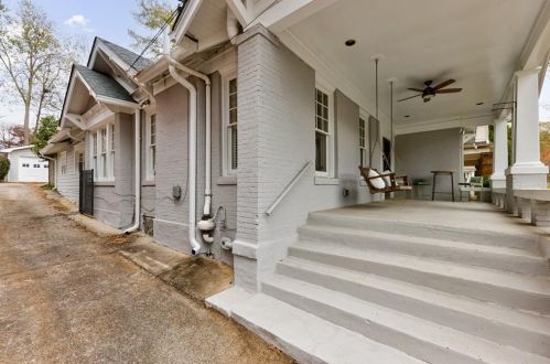 654 Cresthill Ave, Atlanta GA  30306-3640 exterior