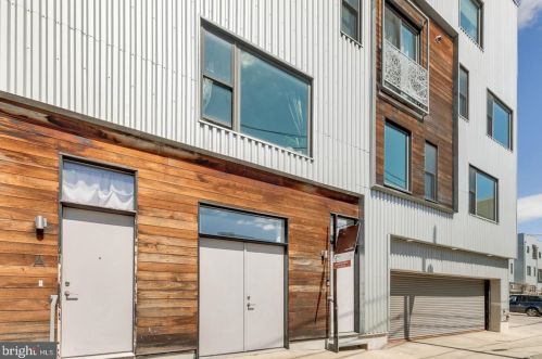 703 18th St, Philadelphia PA 19130-2804 exterior