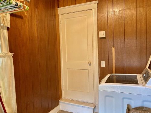 1063 Main St, Killingly CT 06239-2109 exterior