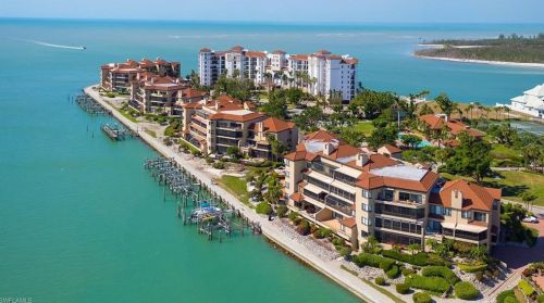 341 La Peninsula Blvd, Naples FL 34113-4037 exterior