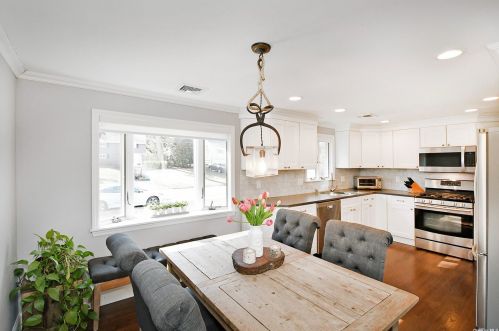 21 Nursery Rd, Huntington Station NY 11747-1028 exterior