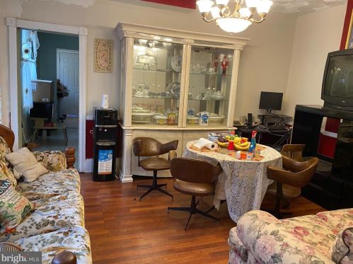 213 6th St, Darby, PA 19023-2308