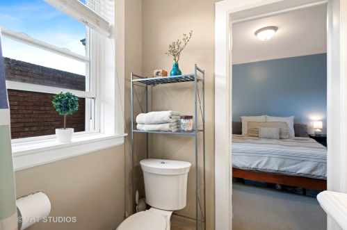 2237 Lincoln Ave, Chicago IL  60614-3717 exterior