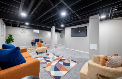 8841 Palmetto Ave, Milwaukee WI  53225-5009 exterior