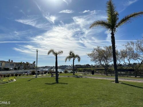 1350 Bayside Cir, Oxnard CA  93035-2148 exterior