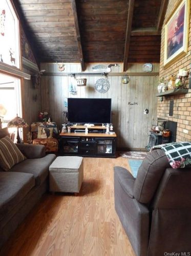 25 Meyer Rd, Middletown NY 10940-7452 exterior