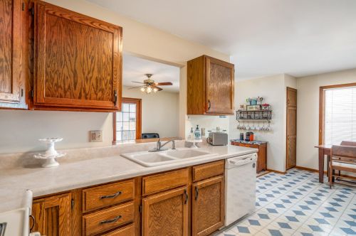 1616 Homecrest Ave, Kalamazoo MI  49001-4352 exterior