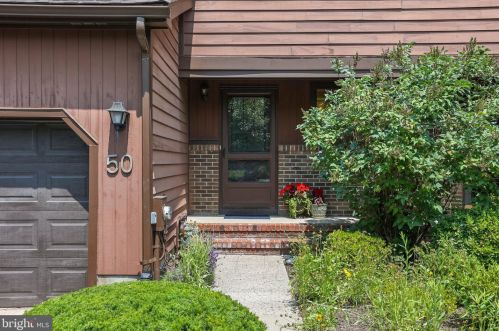 50 Danielle Ct, Trenton NJ  08648-1451 exterior