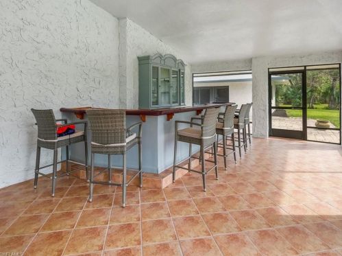 2550 16 Ave, Naples FL 34120-5492 exterior