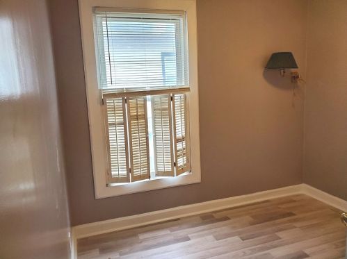 27 Maple Ave, Waukegan IL 60085-5330 exterior