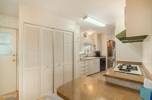 25418 Montana Ave, Chandler AZ 85248-6476 exterior