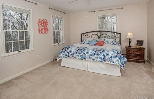 242 Barrack Hl Rd, Ridgefield CT 06877-3006 exterior