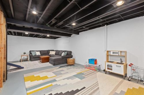 5023 Flamewood Dr, Saint Louis MO 63129-2527 exterior