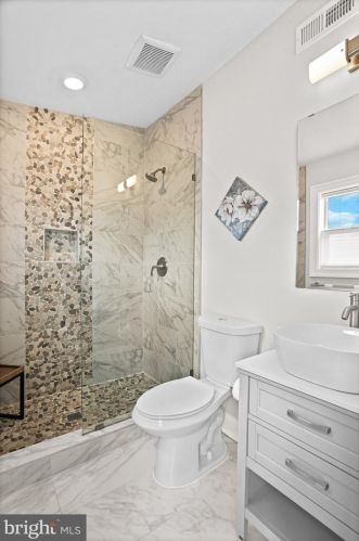 3210 Park Pl, Washington DC  20010-2529 exterior