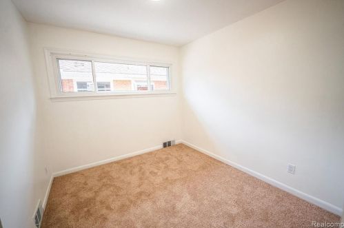 8451 Nightingale St, Dearborn Heights MI  48127-1203 exterior