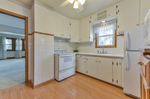 7503 Stevenson St, Milwaukee WI  53213-3549 exterior