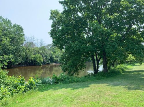 4225 Rivers Edge Cir, Milwaukee WI  53209-1115 exterior