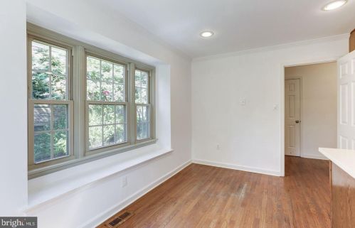 5808 Edson Ln, Rockville MD  20852-2981 exterior