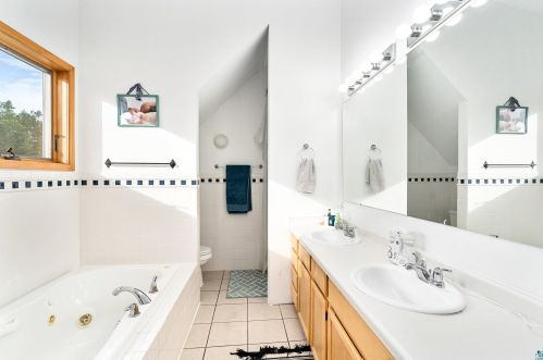 626 Blvd Pl, Duluth MN 55811-2713 exterior