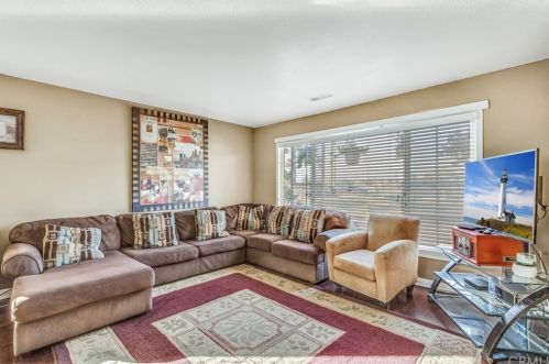 19915 Mariposa Ave, Riverside, CA 92508-9638