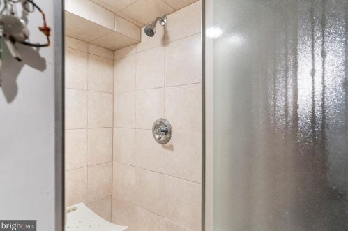 2015 17 St, Philadelphia PA 19121-2341 exterior