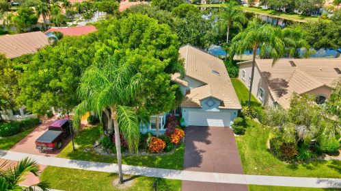 9679 Harbour Lk Cir, Boynton Beach FL 33437-3812 exterior