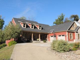 4007 Greystone Dr, Morgantown, WV 26508-8681