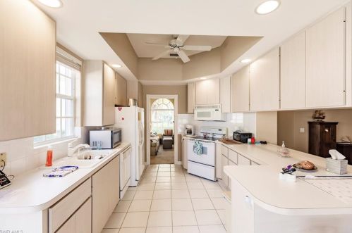 3432 Donoso Ct, Naples FL 34109-1395 exterior