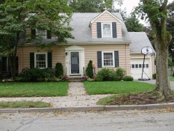 81 Allen Ave, Newton, MA 02468-1720