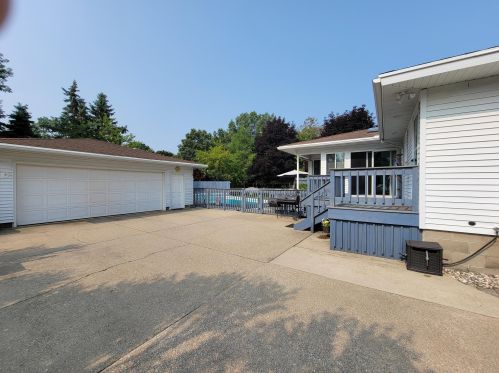 1849 Lawnel Ave, Meskegon MI 49441-3743 exterior