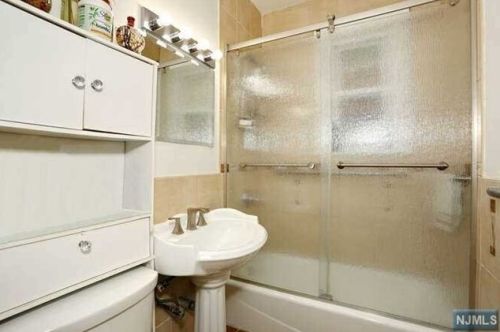 1108 Lorraine Ave, Teaneck NJ 07666-5745 exterior