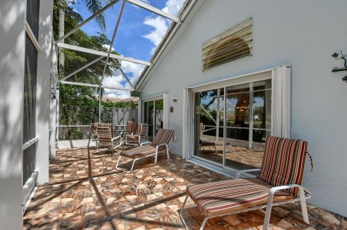 9679 Harbour Lk Cir, Boynton Beach FL 33437-3812 exterior