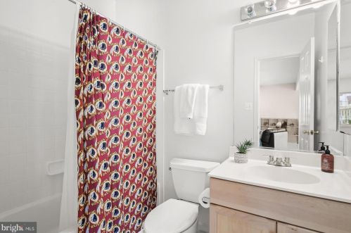 10907 Lamplighter Ln, Rockville MD 20854-2763 exterior