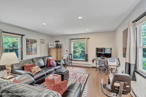 600 Edgemere Dr, Red Bank NJ 07711 exterior