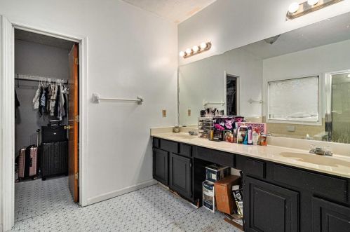 585 Shore Rd, Lithonia GA  30058-5990 exterior