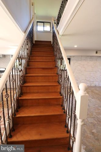 635 Parkway Ave, Trenton NJ  08618-2723 exterior