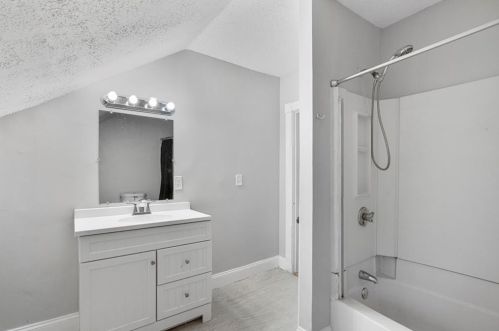 9 Beckside Rd, Providence RI 02911-1010 exterior