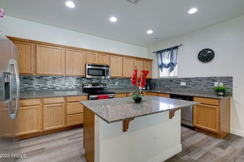 2571 73 Dr, Phoenix AZ 85043-7238 exterior