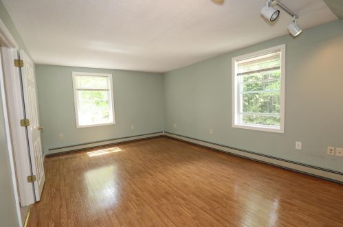 7 Whittaker Cir, Concord NH 03303-1589 exterior