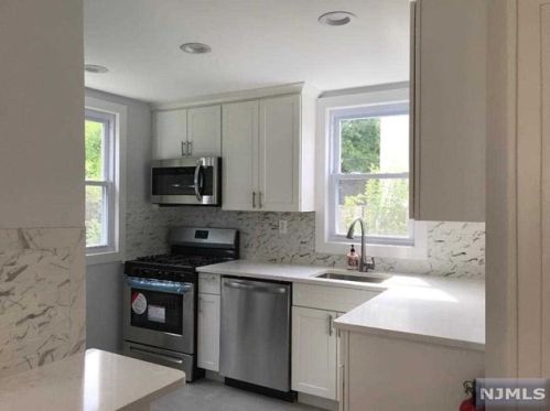 11 Holland Ave, Demarest NJ  07627-2607 exterior