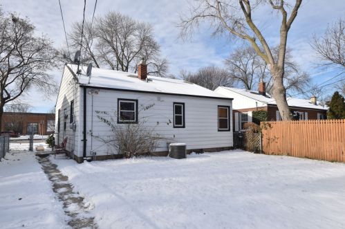 3386 Chase Ave, Milwaukee WI 53207-2639 exterior