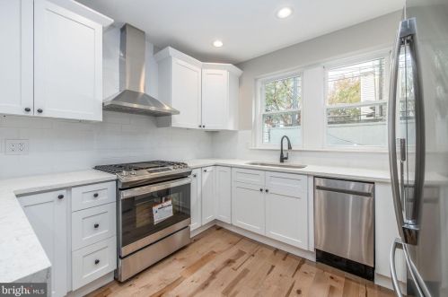 1621 10th St, Philadelphia PA 19148-1132 exterior