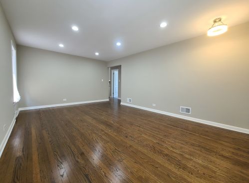 6217 Nagle Ave, Chicago IL  60638-4207 exterior