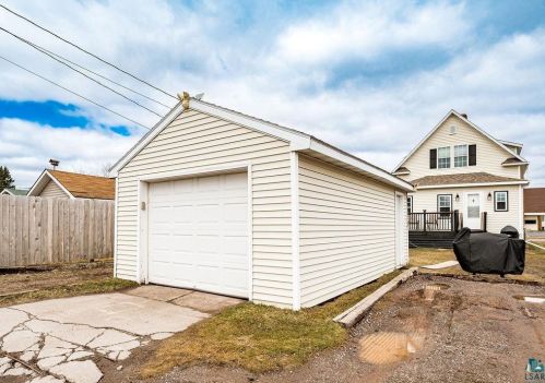 312 7th St, Duluth MN 55805-1328 exterior