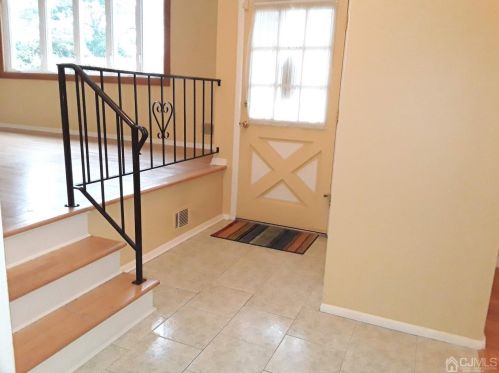 180 Olive St, Piscataway NJ 08854-1941 exterior