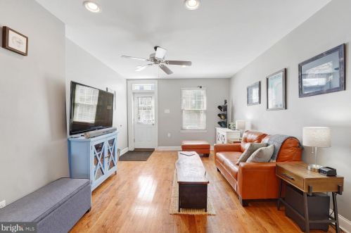 162 Levering St, Philadelphia, PA 19127-1412